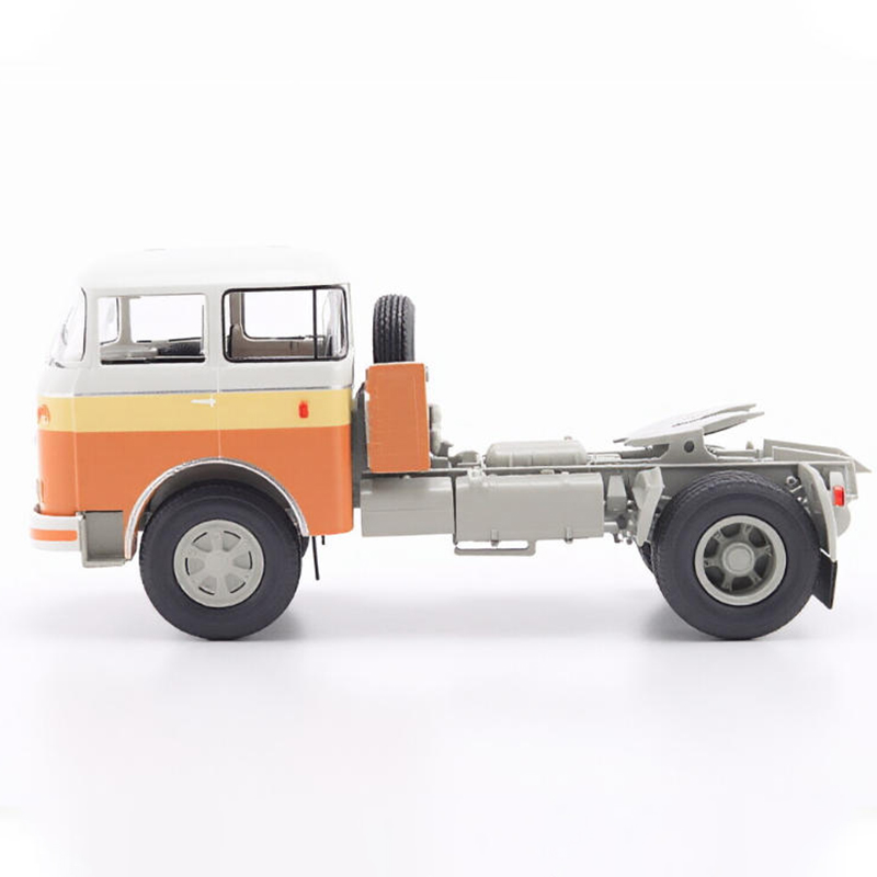 1:43 Scale Alloy Model Classic - Vintage Collectible Trucks recension och pris