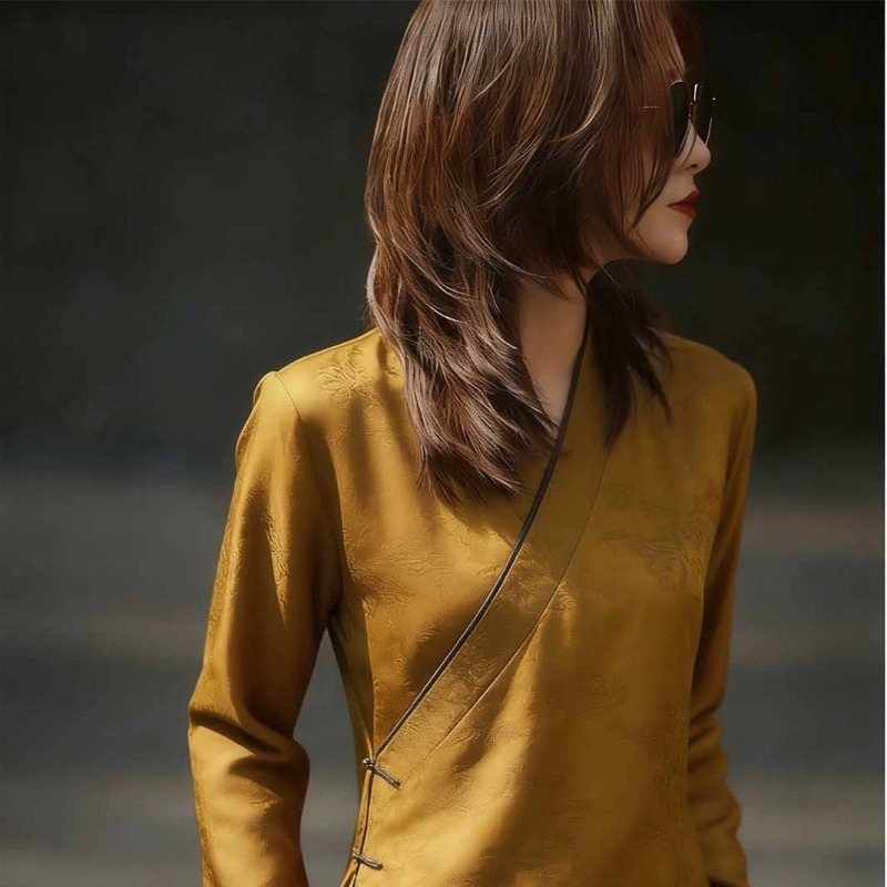 Chinese Style Women's Blouses  - Vintage Collectible Buttons recension och pris